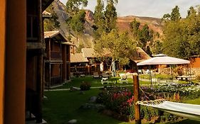 Lizzy Wasi Urubamba